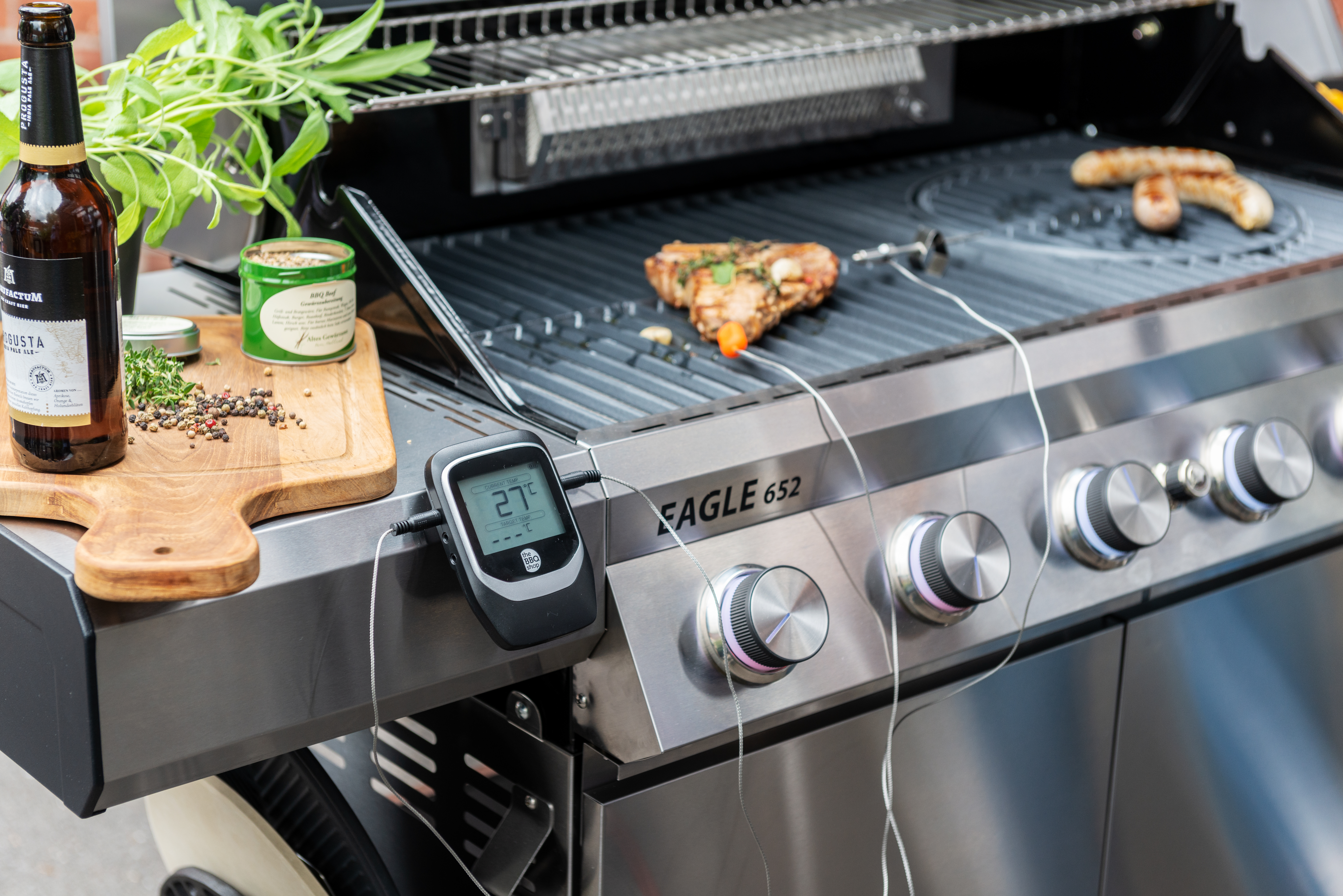Bluetooth Grillthermometer auf dem Grill | theBBQshop.de